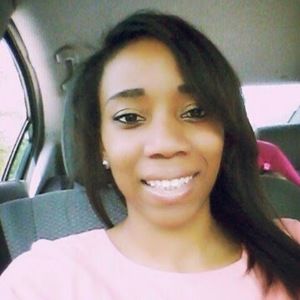 Meet your Posher, Dominique